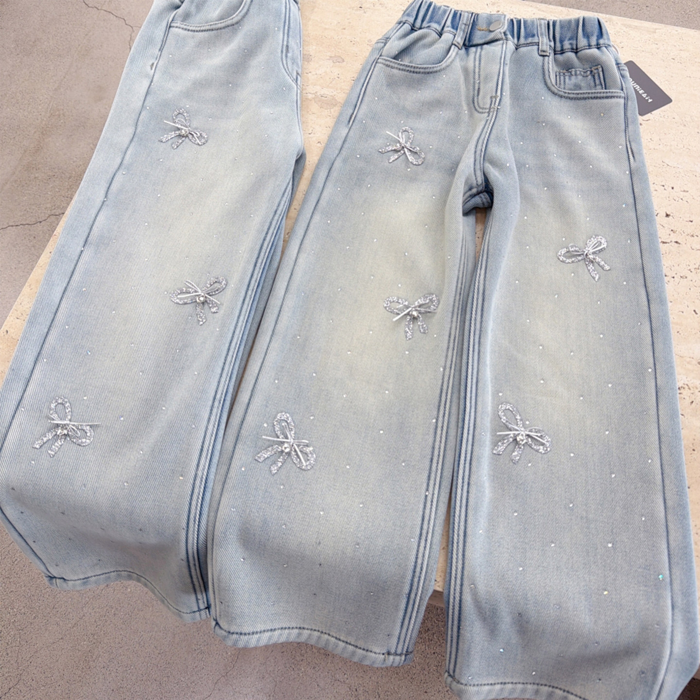 女童加绒窄版直筒裤一体绒牛仔裤