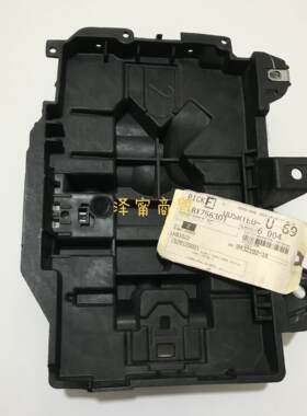 Jeep自由光电瓶底座固定支架原厂