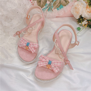 原创设计可爱少女粉色镶水钻一字凉鞋 坡跟草编珍珠流苏蝴蝶结JK鞋