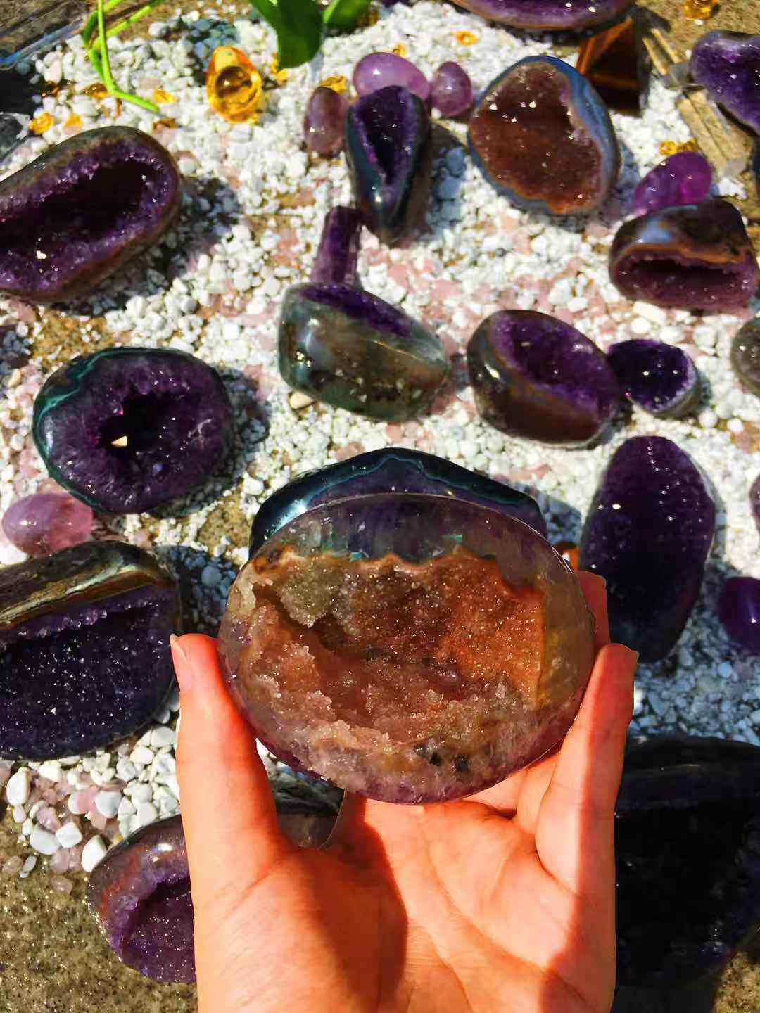 라이브 방송은 선물 사무용품 자수정 동굴 장식품 작은 크리스탈 클러스터 대형 풍요의 뿔 크리스탈 마을을 전문으로 제공합니다