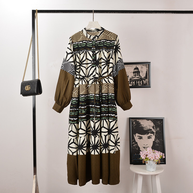 度假风几何印花灯笼袖连衣裙女大码显瘦收腰气质裙春秋季新款裙子