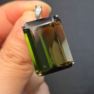 天然碧玺大方板吊坠重29克拉17.3*24mm肉眼全净双色男女都可佩戴