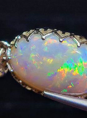 澳宝吊坠天然澳大利亚欧泊3.2克拉尺寸10*14.5mm配石爆闪莫桑钻