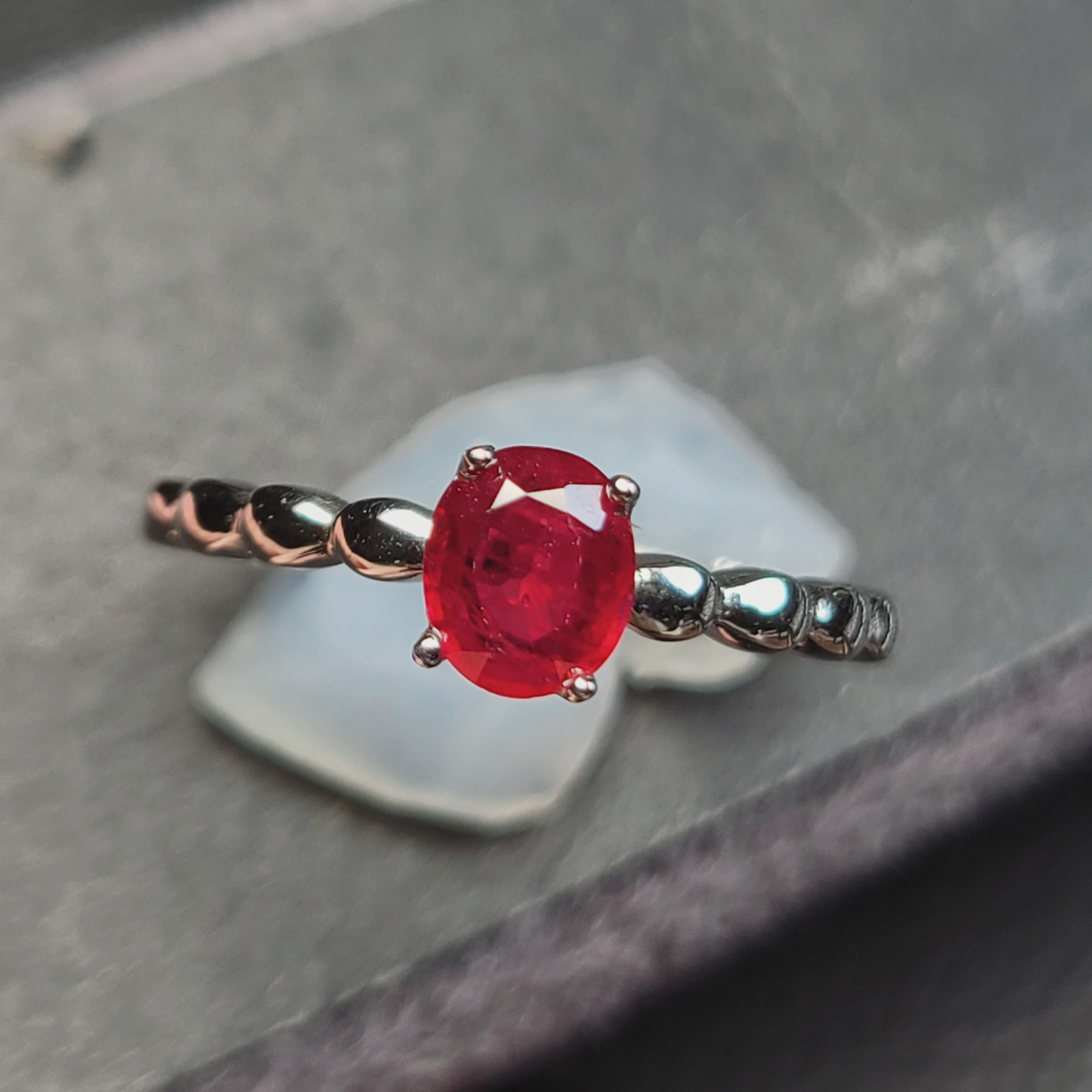 天然红宝石戒指鸽血红红宝石戒面支持鉴定复检情人节礼物生日礼物
