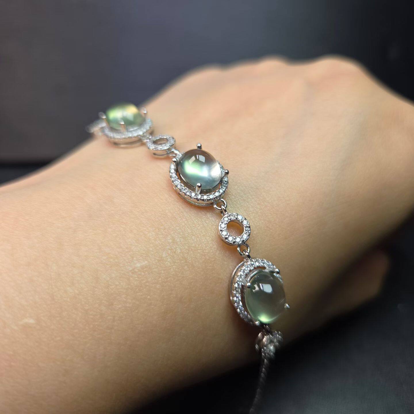 天然葡萄石手链重量6.83克拉尺寸7*9mm颗颗晶莹剔透强亮光