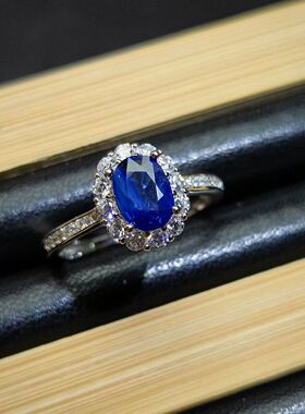 天然蓝宝石戒指皇家蓝石重0.925克拉尺寸5*7mm颜色浓郁高性价比