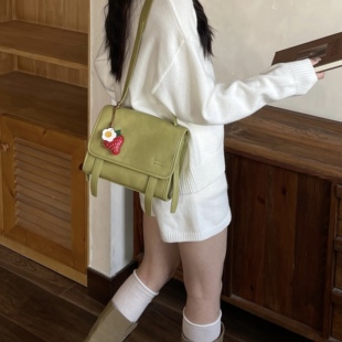 新款 小众轻奢百搭单肩斜挎通勤剑桥邮差包3310