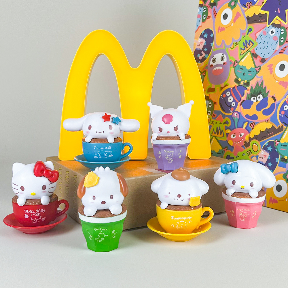 三丽鸥家族库洛米手办盲盒拿铁杯创意造型可爱kt猫公仔模型摆件