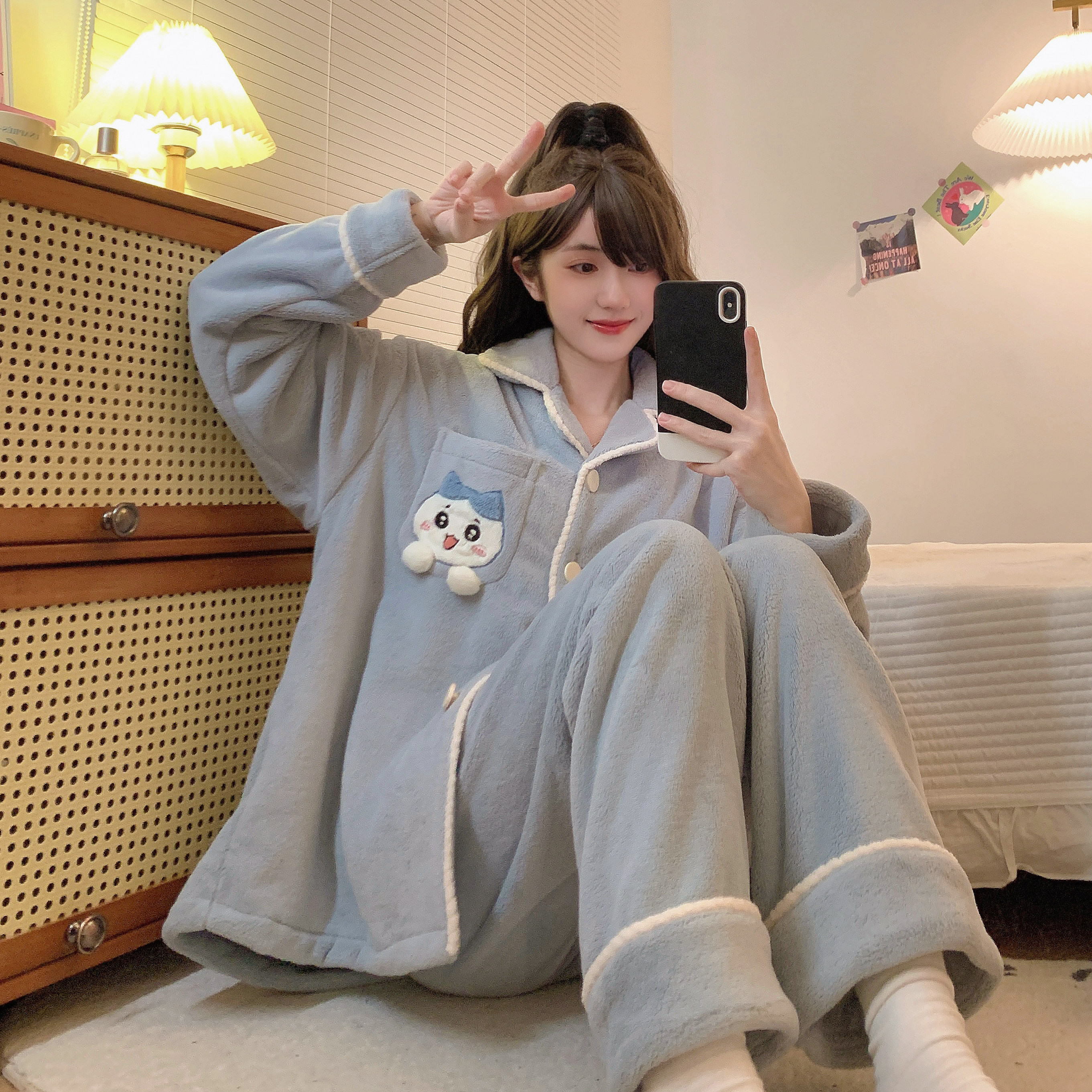 2025年新款春秋冬季加绒加厚法兰绒家居服套装女款轻奢高级感睡衣
