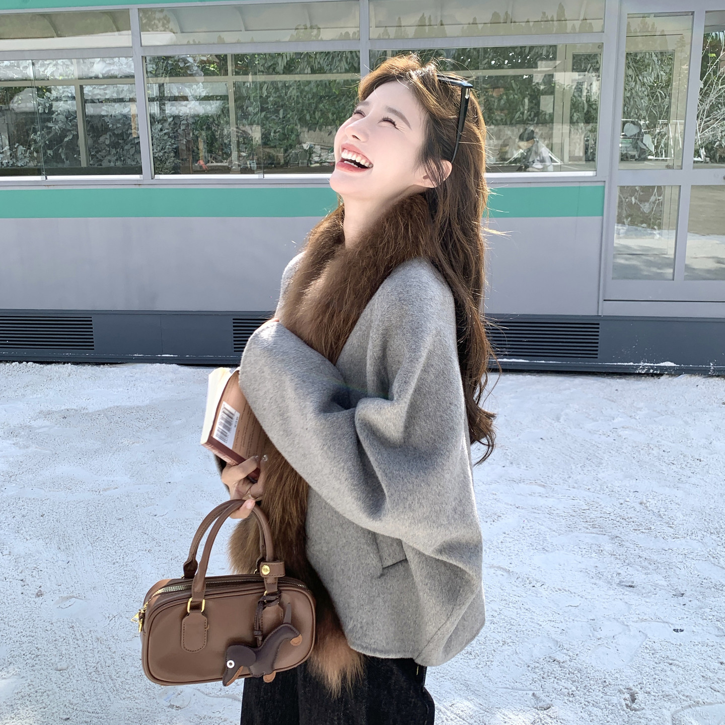 贵气感真狐狸毛拼接毛呢外套