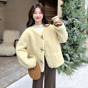 鹅黄色超好看奶呼呼羊羔毛短外套女2025年冬季新款氛围感百搭棉服