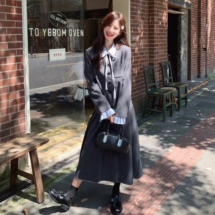 灰色老钱风时尚西服套装裙女2026春新款宽松衬衫百褶半身裙三件套