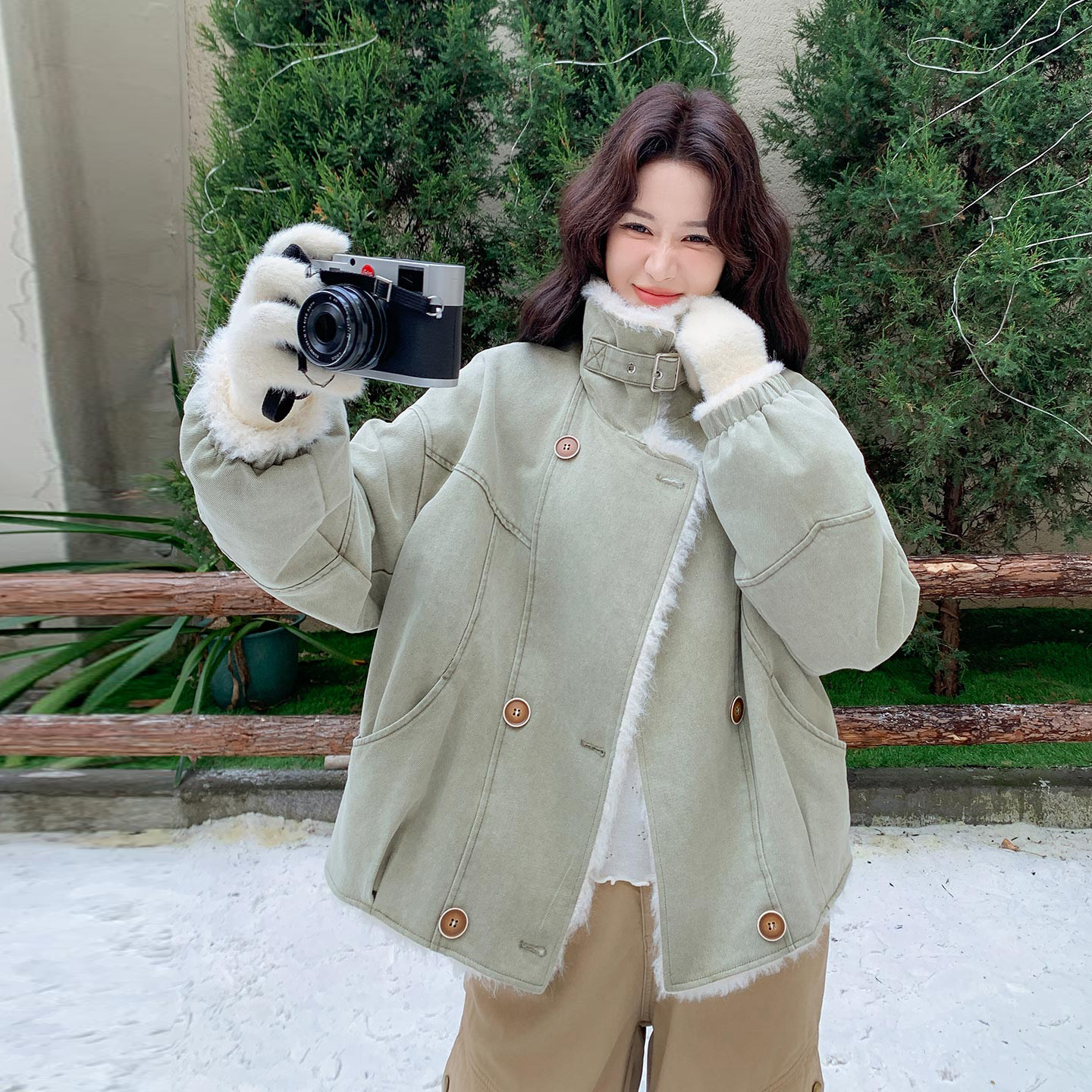 豆绿色复古设计感工装棉服女2025冬季新款毛绒拼接高级感棉衣棉袄
