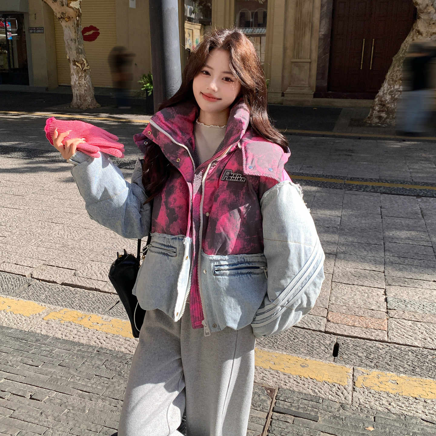 独特设计感牛仔拼接印花羽绒服女2025冬季新款防风保暖连帽短外套