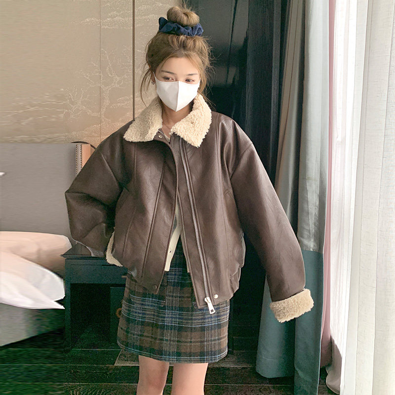 咖色毛绒拼接设计皮毛一体外套女2025冬季新款羊羔毛加厚保暖棉服