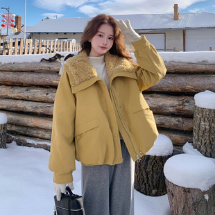 黄色俏皮减龄羊羔毛大翻领90白鸭绒羽绒服女2025冬季新款工装外套