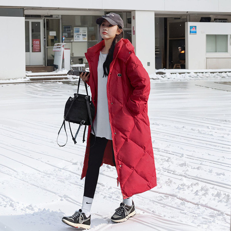 红色高级感云朵泡芙轻薄90白鸭绒羽绒服女2025冬季新款连帽面包服