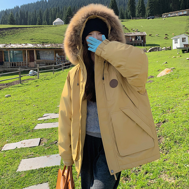 姜黄色短款连帽大毛领羽绒服女2025冬季新款90白鸭绒御寒保暖外套