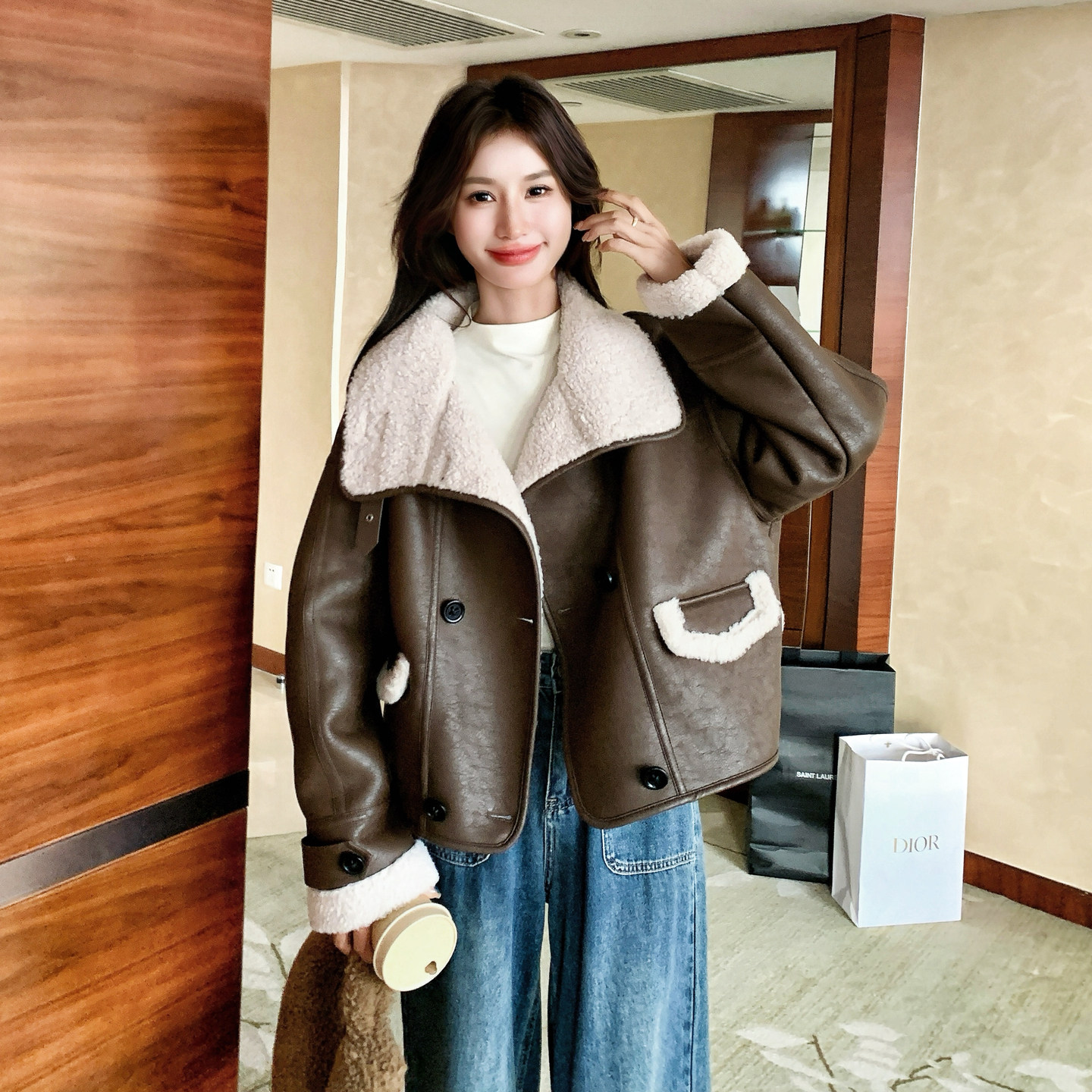 咖色洋气时髦感皮毛一体外套女2025冬季新款超火炸街百搭夹克棉服