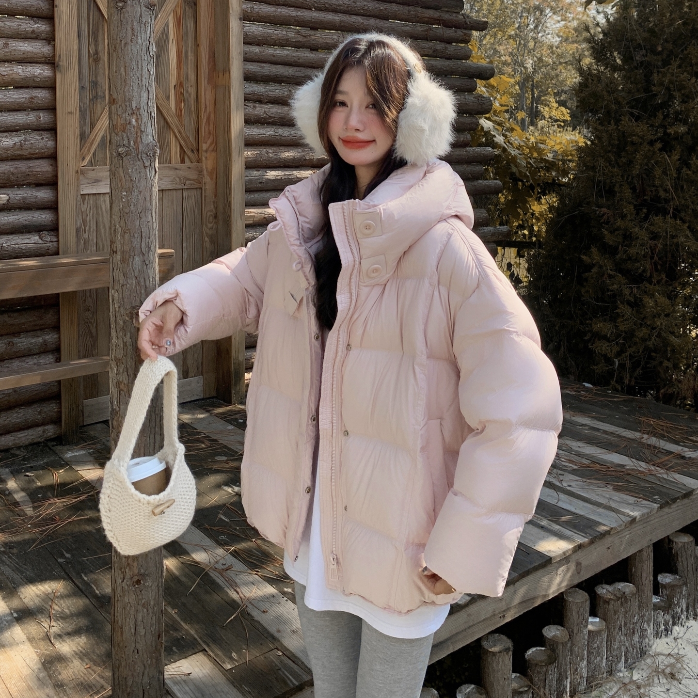 粉色氛围感防风保暖连帽羽绒服