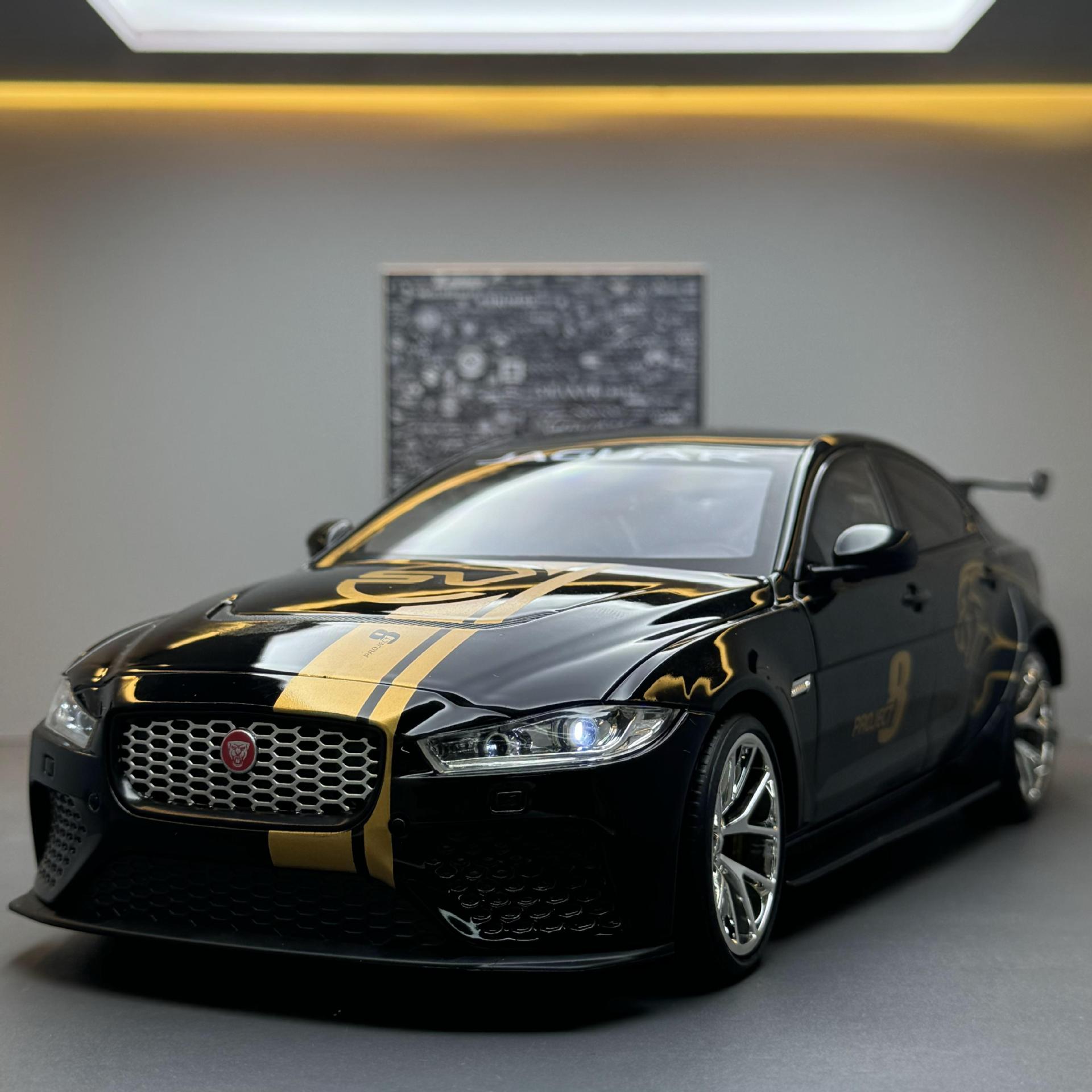 奇艺合金车模1:18捷豹XE跑车声光滑行玩具车音效模型摆件闪光
