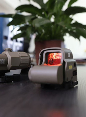 沙色558g33三倍虹膜红点全息望远镜摆件模型弹弓挂墙配件侧翻快拆