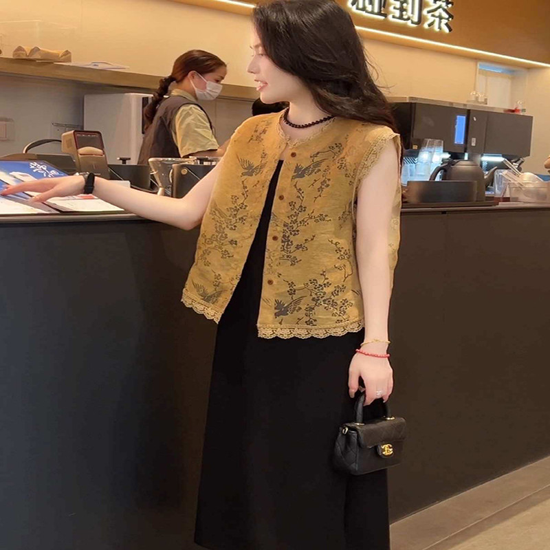 无袖马甲衬衫外套女夏季独特气质小衫2025新款新中式流行蕾丝上衣