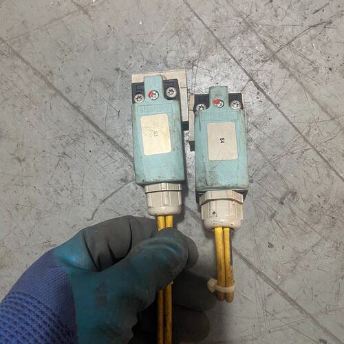 议价3SE5232-0HC05。 (蓝框)