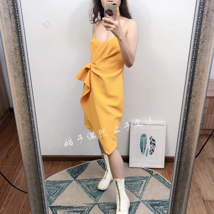 2024秋冬季新品小众厚实褶皱不对称设计款收腰显瘦连衣裙女士裙子