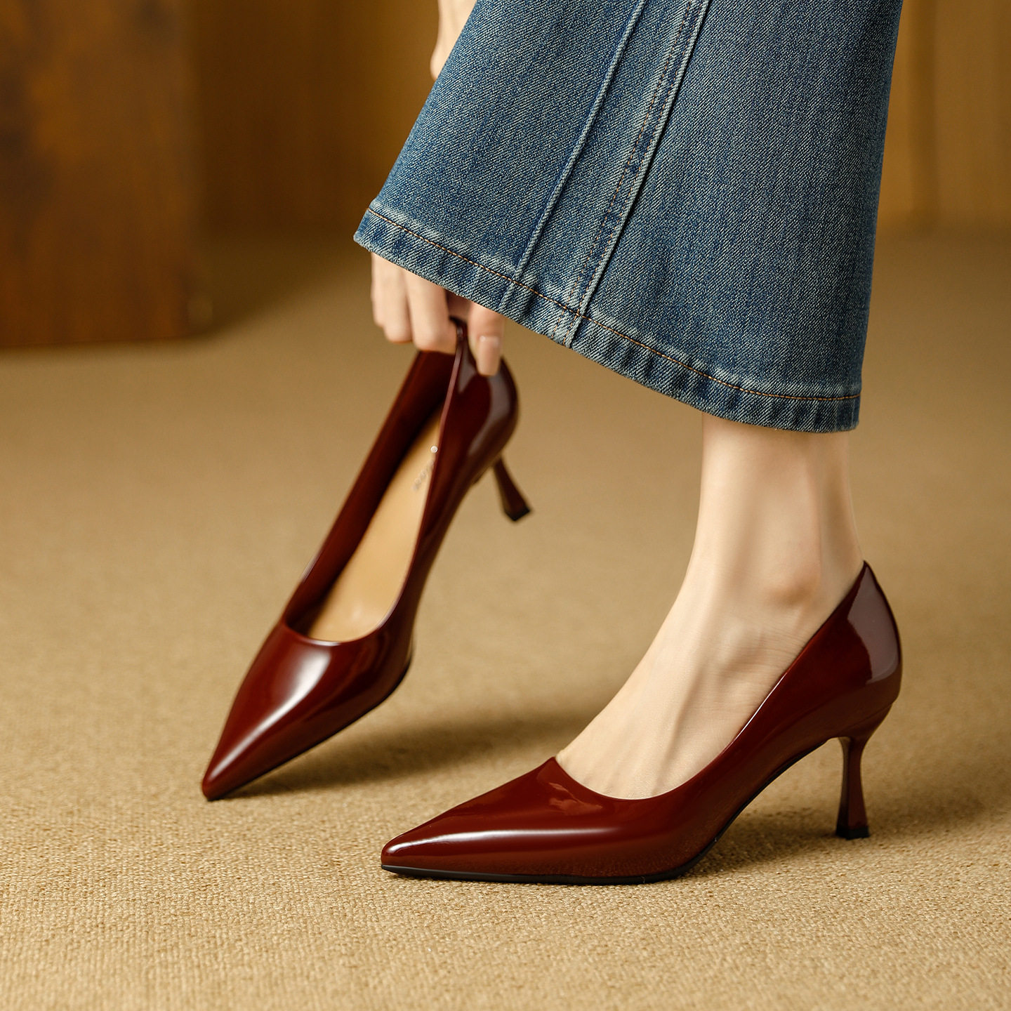 尖头单鞋女2026春季新款法式高跟鞋细跟红色婚鞋通勤套脚浅口单鞋