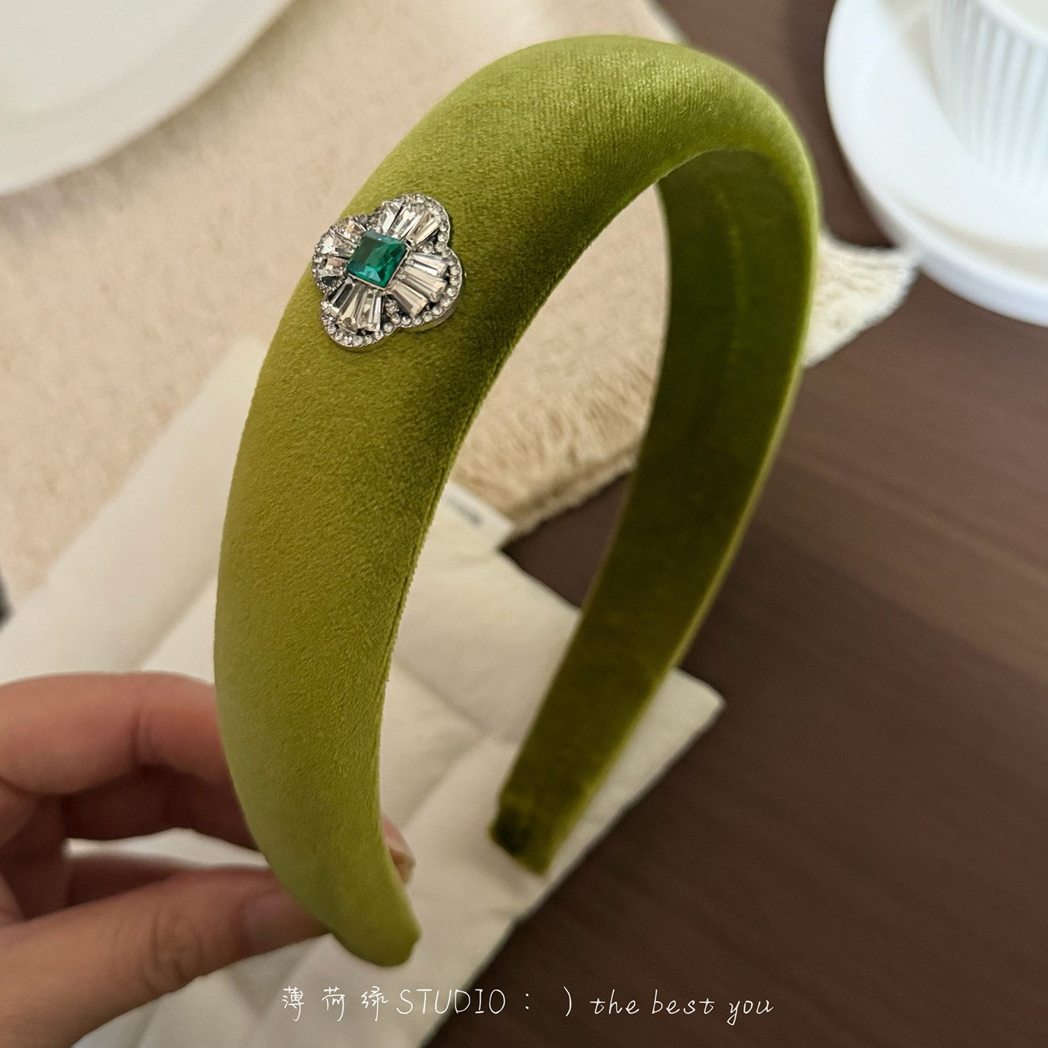 显白牛油果绿丝绒闪钻立体发箍图片