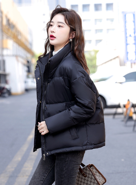 清仓黑色羽绒服女短款2025年新款冬季韩版小个子白鸭绒面包服外套