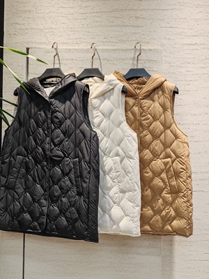 专柜同款2025秋冬新款白鸭绒羽绒马甲女短款轻薄保暖内胆背心马夹