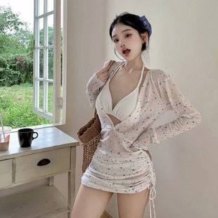 批发泳衣女士新款 比基尼高级感纯欲风小胸绝美海边度假 三件套罩衫