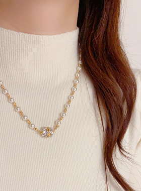 2024年新款高级感镶钻圆球磁吸玻璃珠项链气质独特设计百搭锁骨链