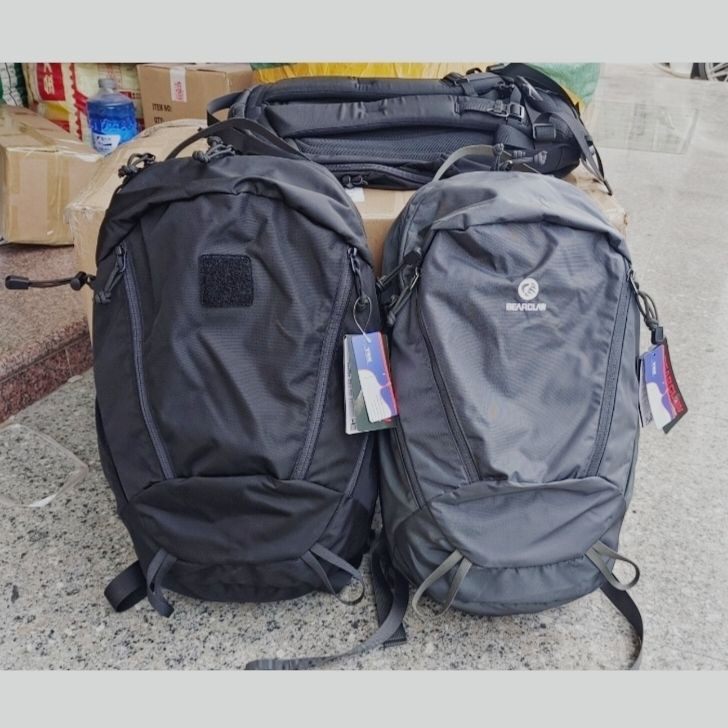 专柜品改进版 含雨罩户外包26L徒步旅行登山包双肩包上班通勤背包