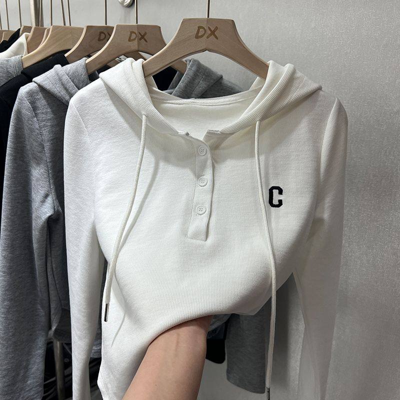2025新款韩系简约字母刺绣打底连帽卫衣女春秋纽扣设计修身显瘦女