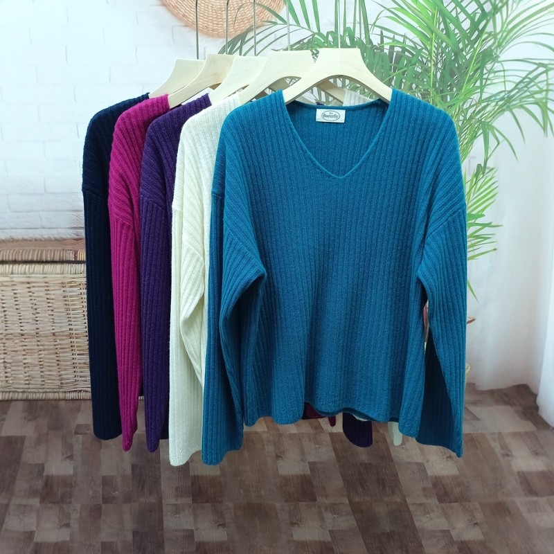 V领通勤宽松纯羊毛坑条毛衣女装