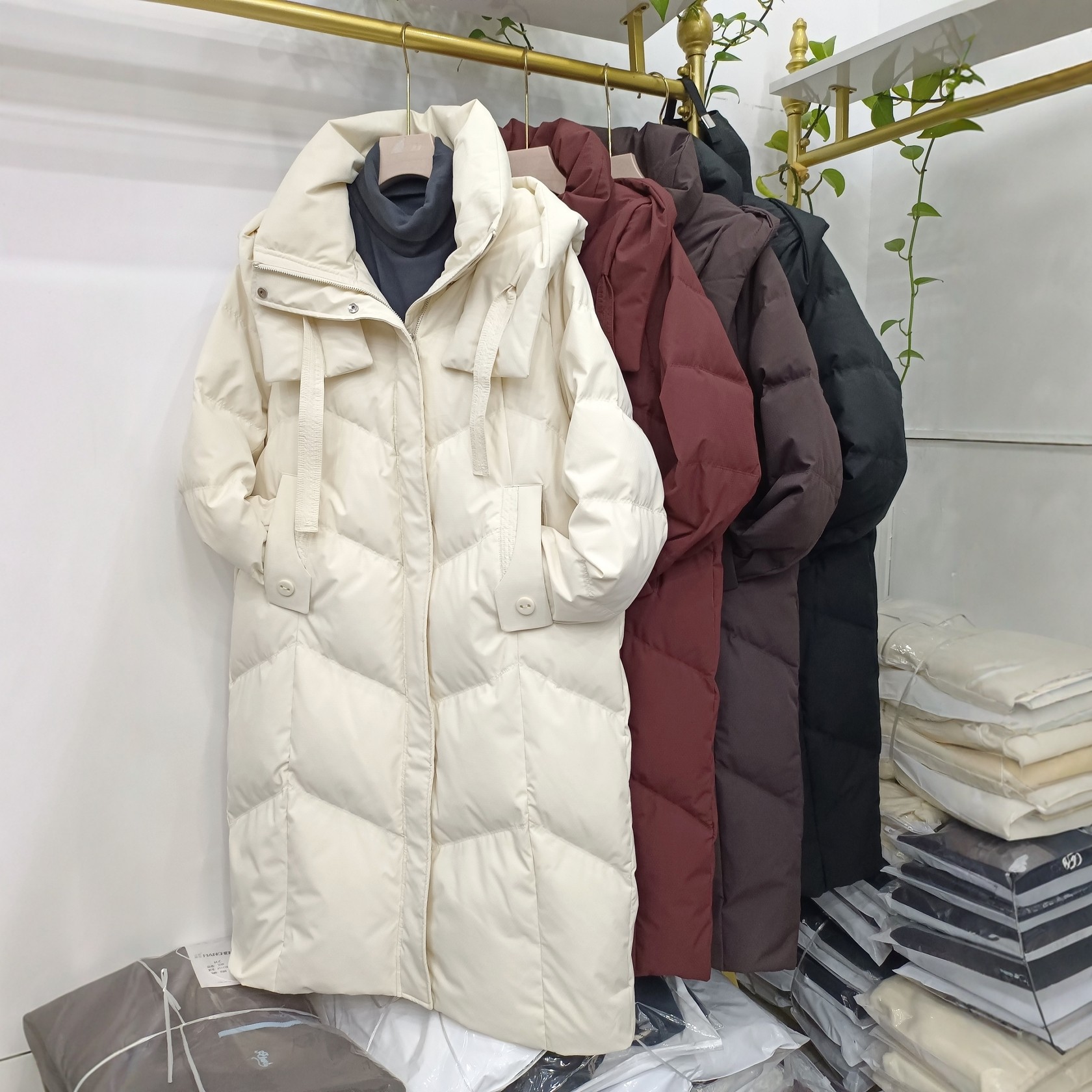 品牌女装过膝中长款羽绒服女连帽白鸭绒冬季户外宽松休闲防寒外套