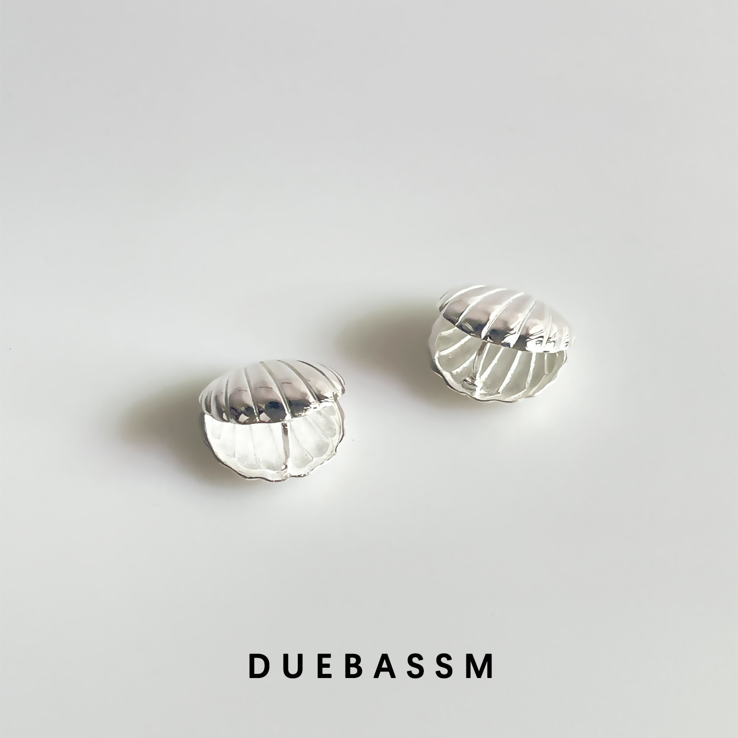 DUEBASSM纯银贝壳简约耳环