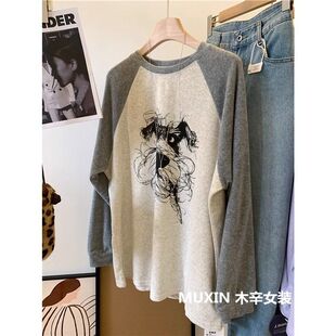 小狗印花德绒磨毛拼色插肩韩版宽松大码女款秋冬季圆领长袖打底衫