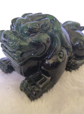 泰山玉小狮子摆件高光迷你可爱卖萌文玩石雕绿色车载国风镇宅精雕