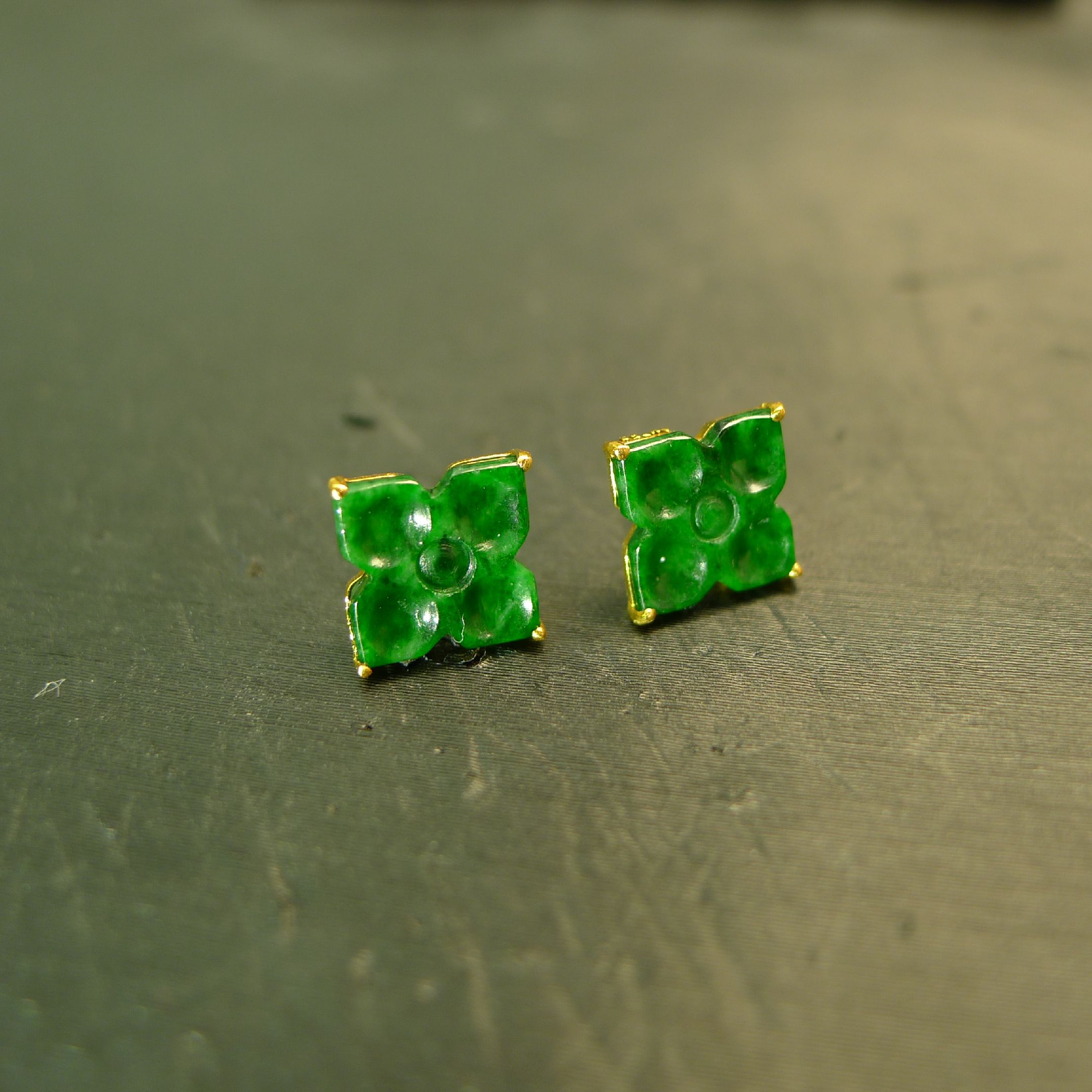 #J503 18K金镶嵌满色辣绿缅甸天然A货翡翠四叶草耳钉耳饰