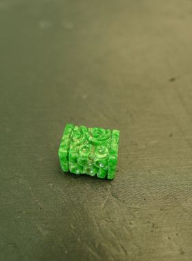 #J802辣绿天然A货翡翠路路通长方柱条形桶珠 DIY吊坠手串珠串配件