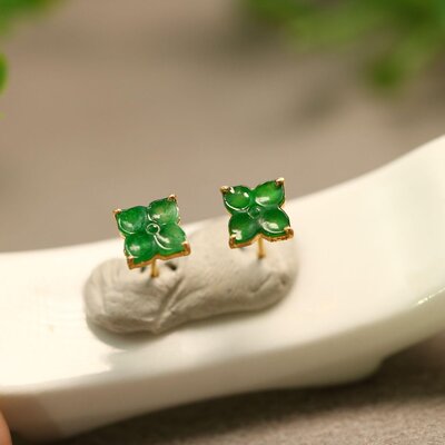 辣绿天然A货翡翠四叶草耳钉