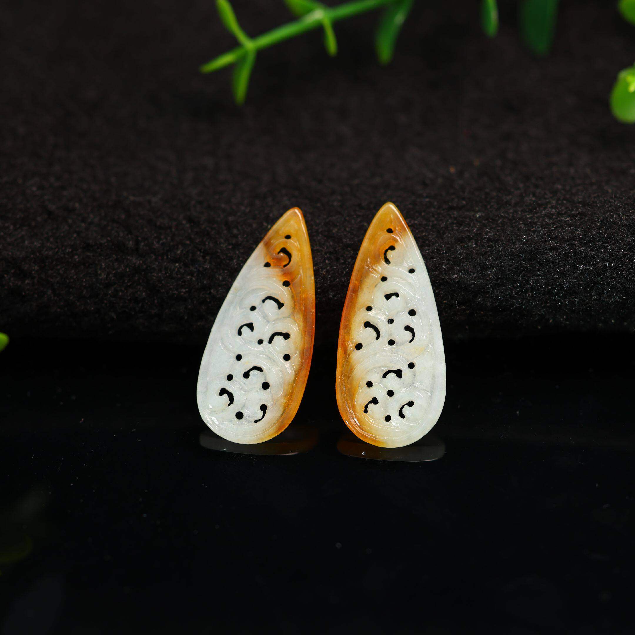 #K451一对白底飘红翡天然A货翡翠镂空水滴形耳坠花片裸石