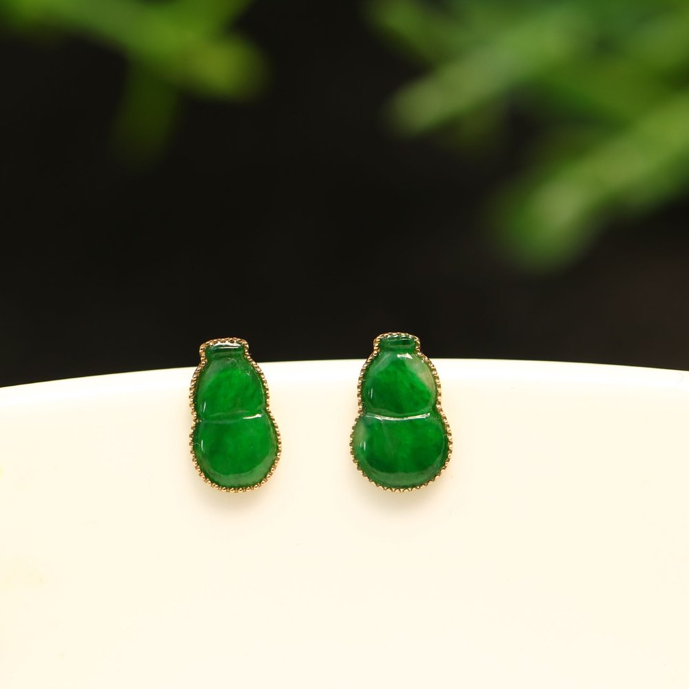 18K金镶嵌天然A货翡翠葫芦耳钉