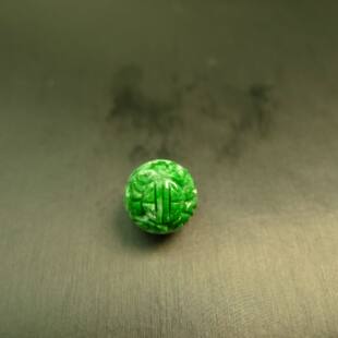 N031辣绿缅甸天然A货翡翠雕花圆珠子
