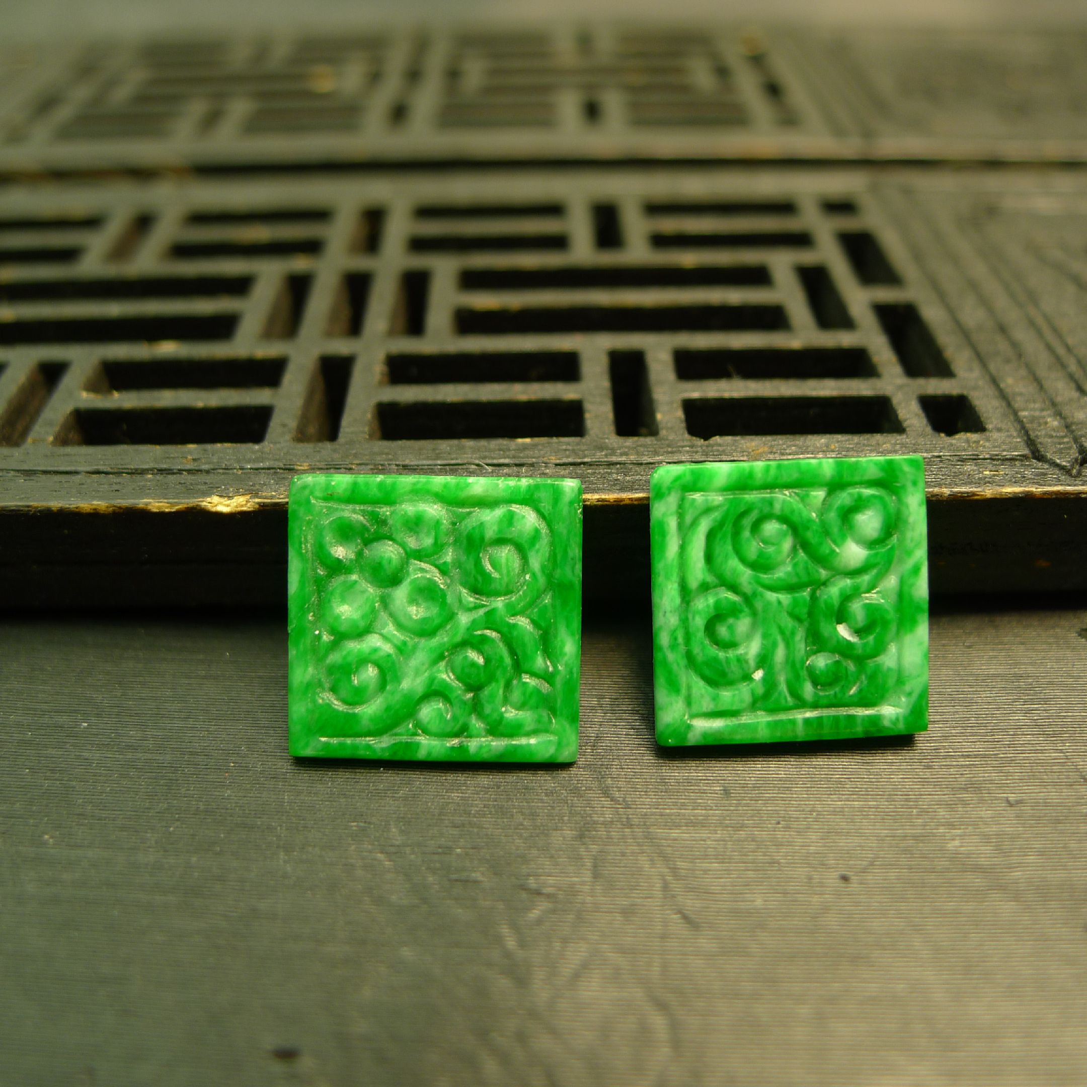缅甸天然A货翡翠方形雕花花片