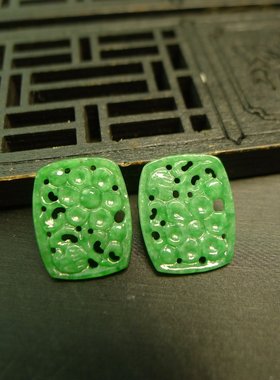#B637一对满绿天然A货翡翠方形雕花戒面